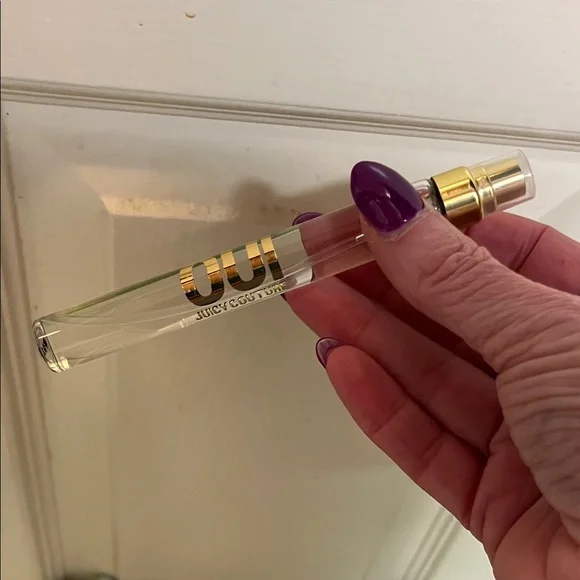 EUC Juicy Couture Sport Yourself overnight weekender duffle bag blk with roses - Picture 15 of 16